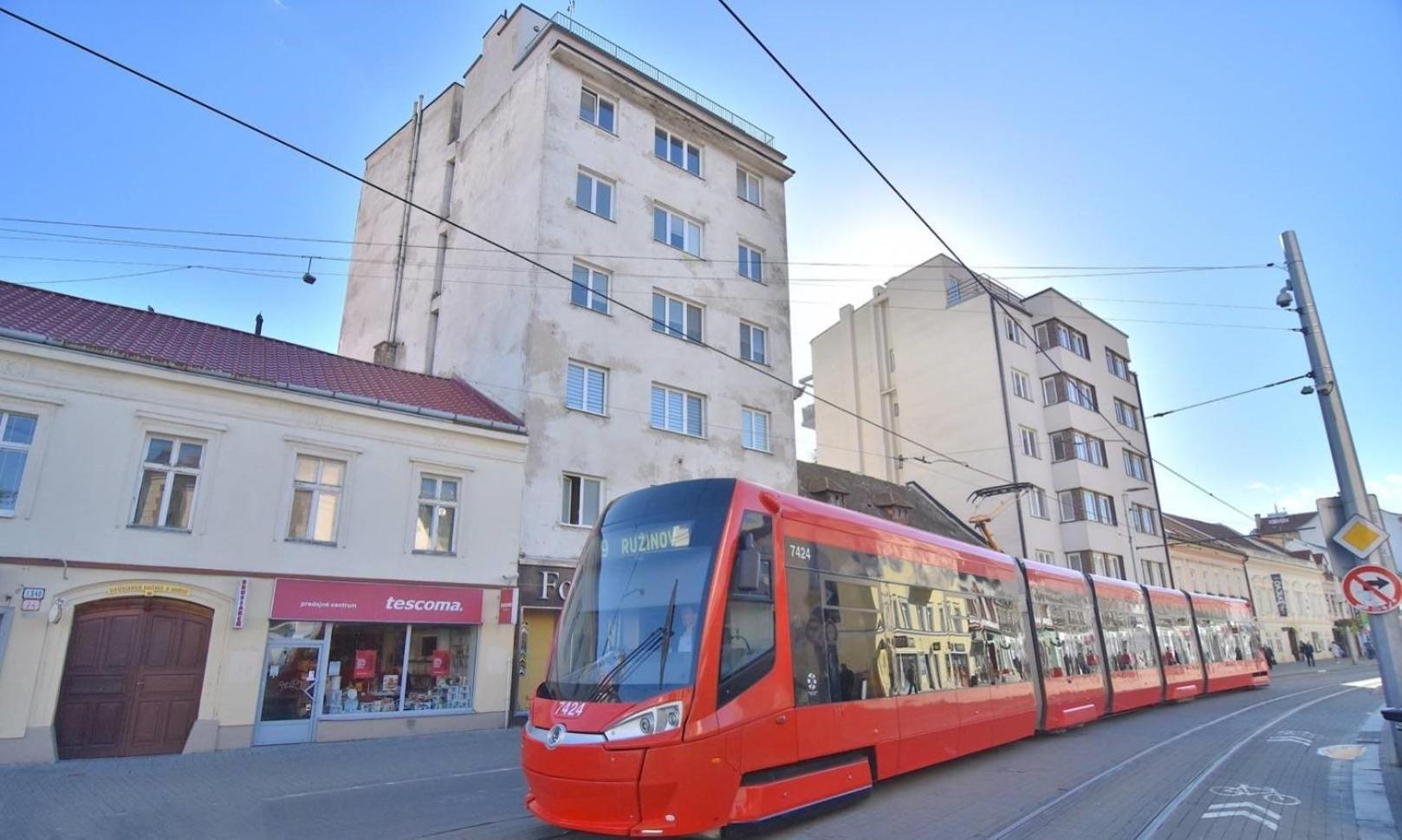 Touch Of History Apartment Братислава Екстериор снимка