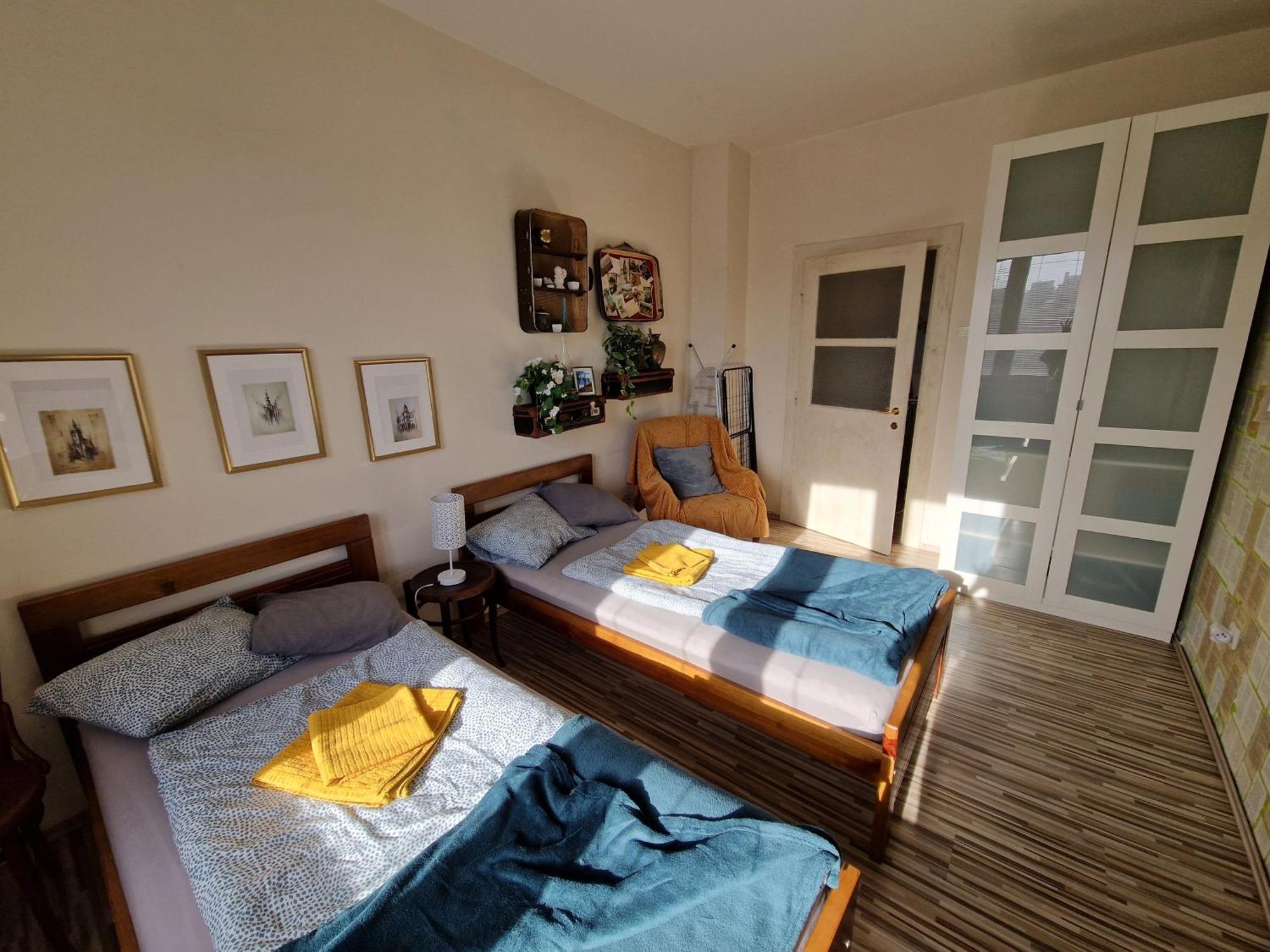 Touch Of History Apartment Братислава Екстериор снимка